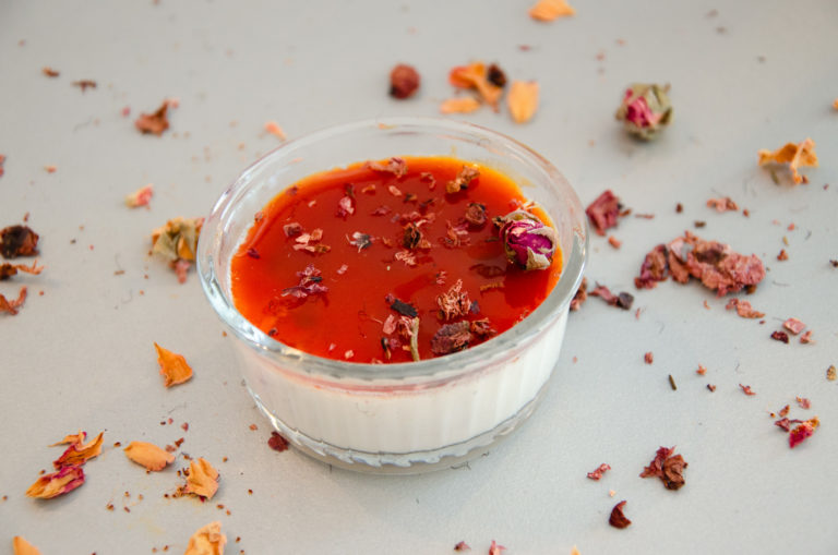 recette reine des prés, framboises et cynorrhodons